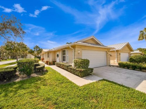 2800 Ridgewood Pl, Palm City, FL 34990-4747
