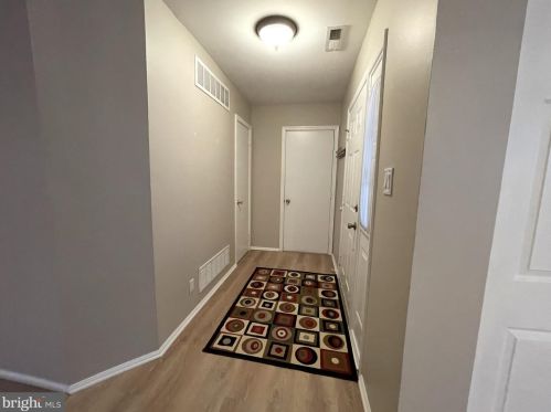 77 Lakebridge Dr, West Deptford NJ  08096-6720 exterior