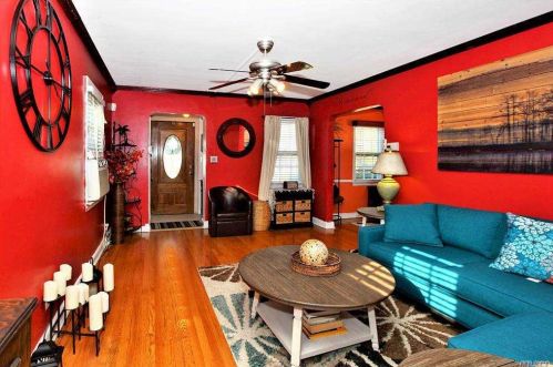 38 Clarendon Rd, Hempstead, NY 11550-5315