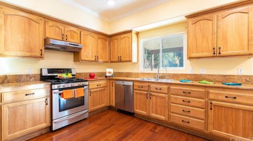 15728 Leadwell St, Van Nuys CA 91406-2537 exterior