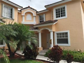 12105 140th Ter, Miami, FL 33186-6071