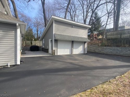 119 Rainbow Trl, Parsippany NJ  07834-3212 exterior
