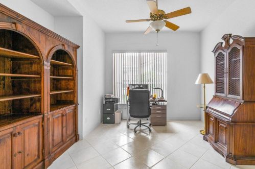 6830 Fiji Cir, Boynton Beach FL  33437-7022 exterior