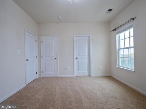 1708 Rockledge Ter, Woodbridge VA  22192-2508 exterior