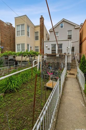 1432 30th Dr, Long Island City NY  11102-3638 exterior