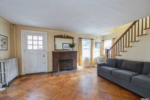 164-12 86th Rd, Jamaica, NY 11432-1024