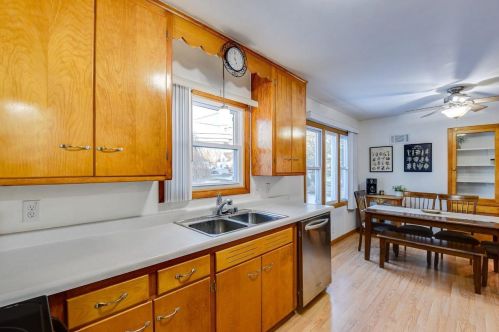 328 Division St, Dodgeville WI  53533-1510 exterior