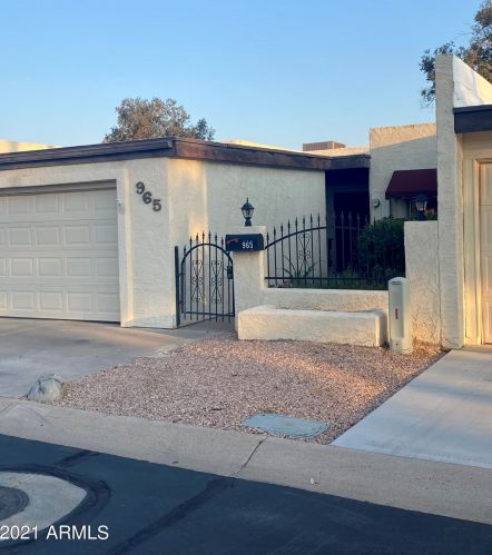 965 Oakland St, Chandler, AZ 85225-6902