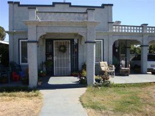 1148 Clinton Ave, Fresno, CA 93705-4420