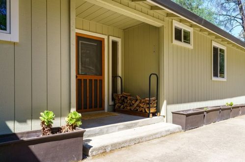 18645 Maple Leaf Ct, Middletown CA  95467-8528 exterior