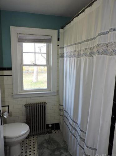27 Vincent Rd, Bristol CT  06010-3828 exterior