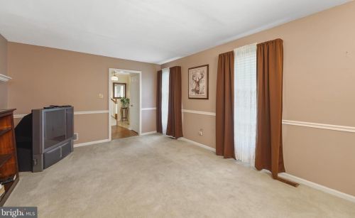 1351 Westminster Dr, Downingtown PA  19335-3655 exterior