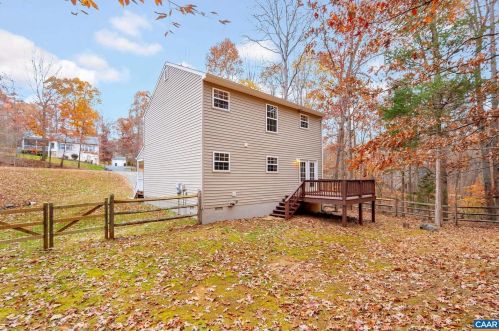 27 Bearwood Dr, Bybee VA  22963-2843 exterior