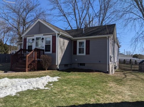 10 Ballou St, Cumberland, RI 02864-2026