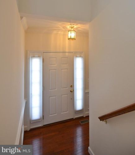 9272 Laurel Ridge Crossing Rd, Lorton VA  22079-2961 exterior