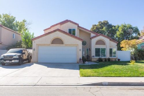 1746 Sierra View Ave, Lancaster, CA 93535-3408