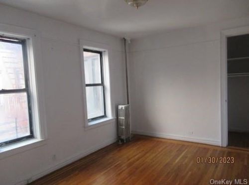 2187 Holland Ave, Bronx NY  10462-1701 exterior