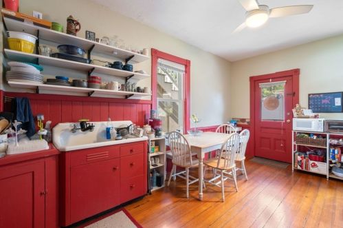 22 Stetson St, Whitman MA 02382-2439 exterior