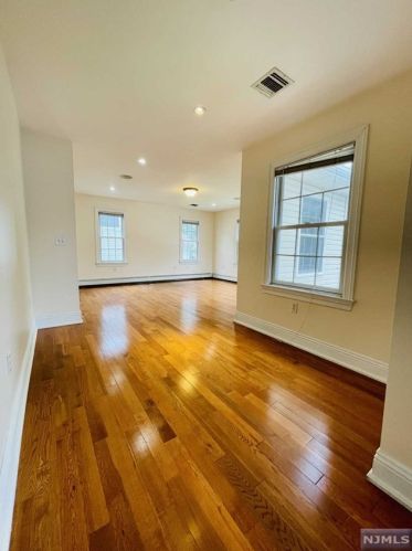 279 Highland Ave, Wood-Ridge NJ  07075-1523 exterior