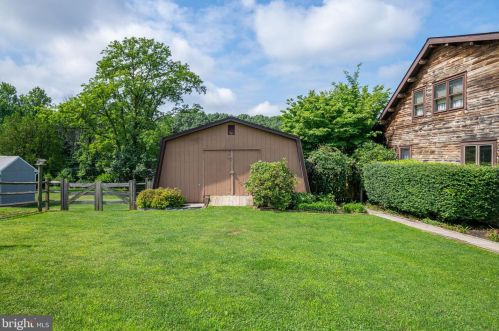 1061 Strause Ln, Dauberville, PA 19533-9177
