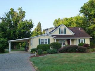 1229 Cooks Valley Rd, Kingsport TN  37664-5120 exterior