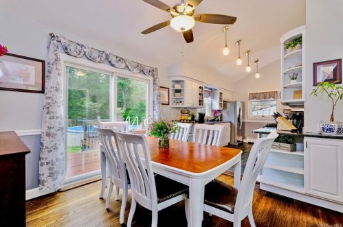 70 Mountain View Rd, Fishkill NY  12524-3209 exterior