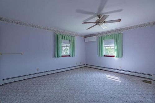 1943 Klines Mill Rd, Breinigsville PA  18031-2230 exterior