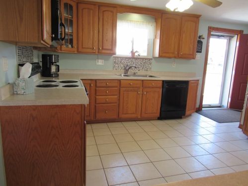 209 Beverly Dr, New Kensington PA  15068-3207 exterior