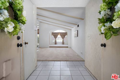 922 Diamondale Dr, Long Beach, CA 90746-3020