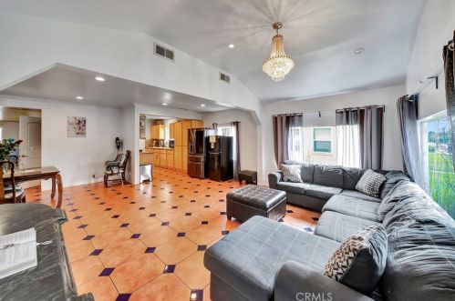 17119 Saticoy St, Van Nuys CA 91406-2146 exterior