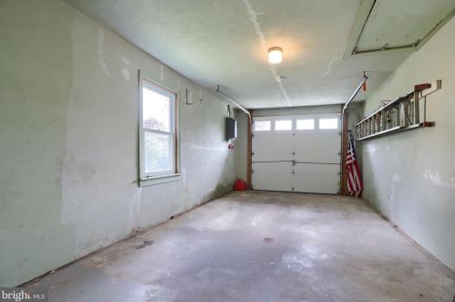 2515 Chestnut Ridge Dr, Lancaster PA  17601-1936 exterior