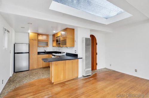 232 Rios Ave, Solana Beach CA  92075-1240 exterior