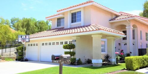 28630 David Way, Santa Clarita, CA 91390-3105