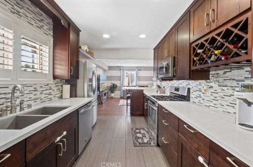 3330 10th St, Long Beach CA  90804-5010 exterior