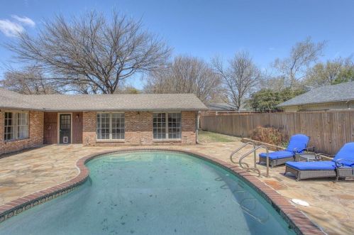 7009 Gateridge Dr, Dallas TX  75254-7935 exterior