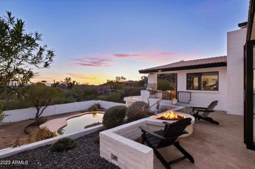 1439 Echo Ln, Phoenix AZ  85020-3831 exterior