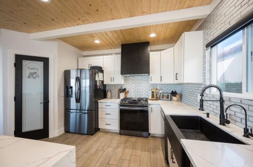 981 Bakersfield St, Pismo Beach CA  93449-2403 exterior