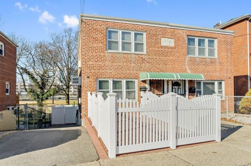 2027 Mayflower Ave, Bronx, NY 10461-3922