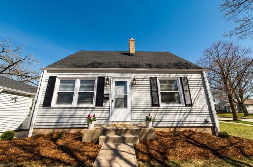 9900 Nash St, Milwaukee, WI 53222-2440