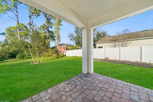 2705 4th Ln, Cape Coral, FL 33991-1112