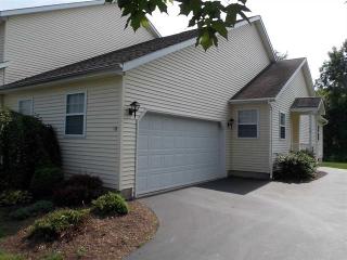 12 Brook St, Defreestville, NY 12144-4254