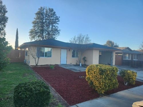 113 Kiwi St, Los Banos CA  93635-3127 exterior