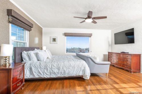 3336 Elliott St, San Diego CA 92106-1326 exterior