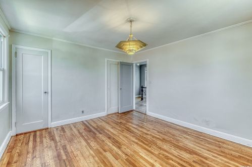 56 Wellington Rd, Floral Park NY  11003-1414 exterior