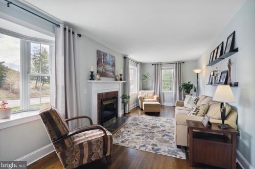 3770 School Ln, Newtown Square, PA 19073-3205