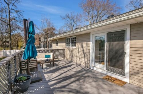 127 Hillside Ave, Bedminster NJ  07921-2516 exterior