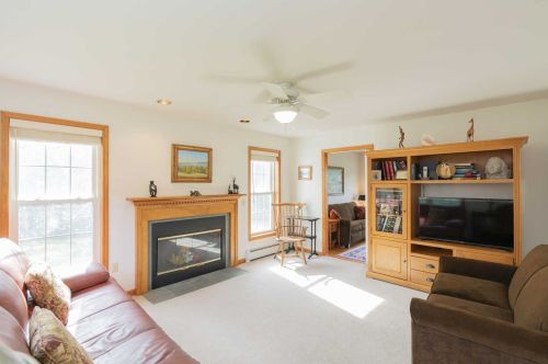 88 Wennington Dr, Poughkeepsie NY  12603-3843 exterior