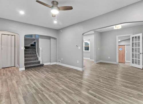 3869 52, Milwaukee WI 53220-3570 exterior