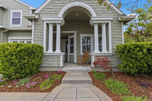 422 Lloyd Ct, Benicia, CA 94510-3980