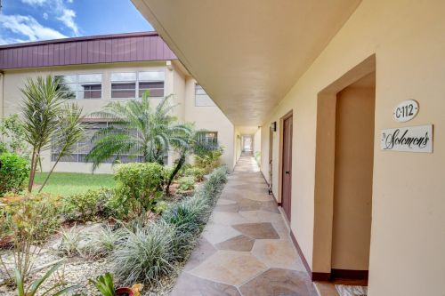 112 Capri C, Delray Beach FL  33484-7919 exterior